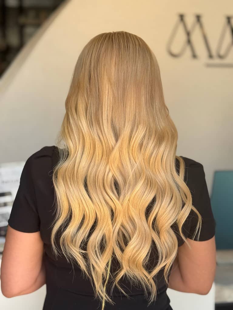 Rubio con ondas, resultado real Malaika Studio